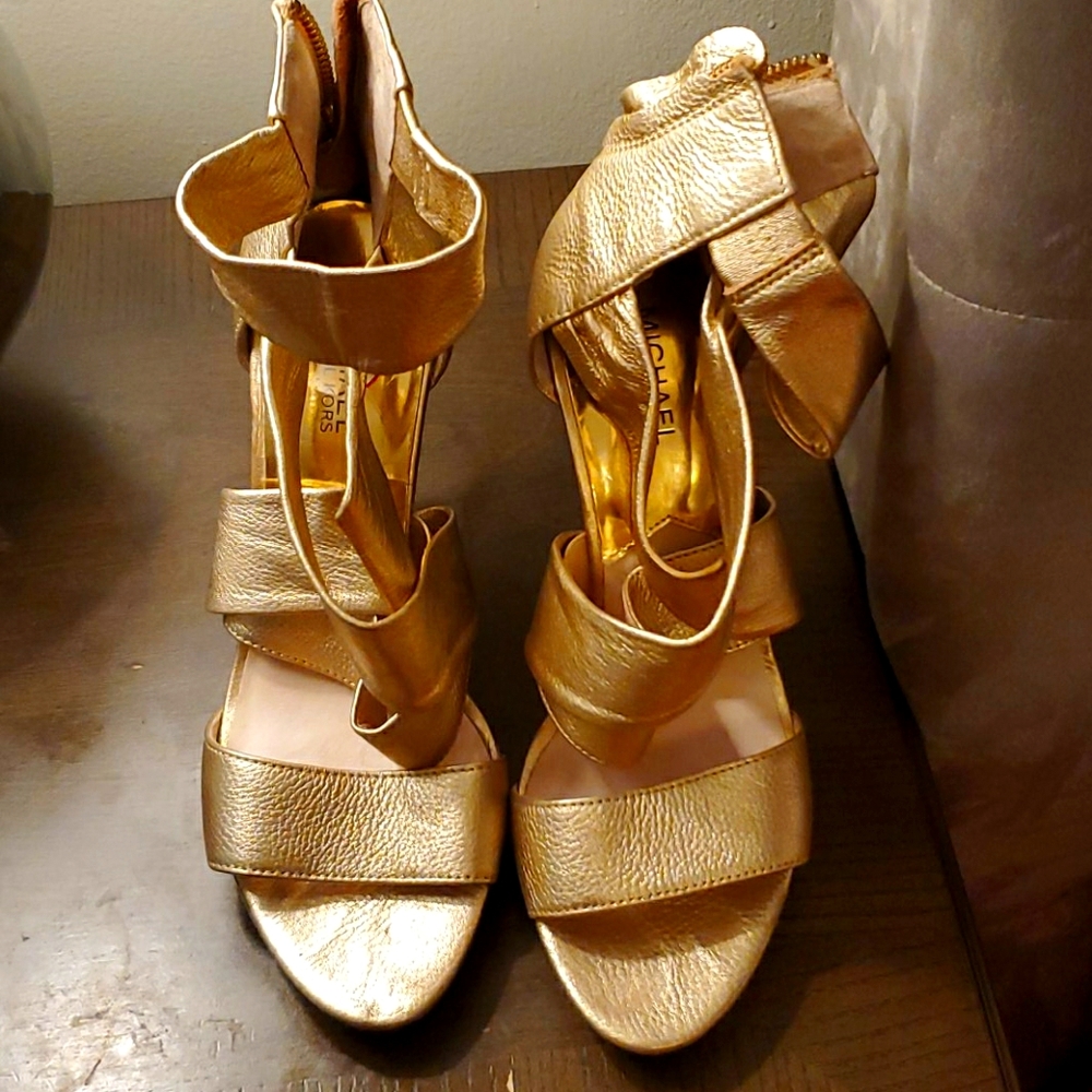 Micheal Kors Leather Gold Heels